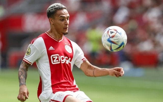 「さすがに高すぎる」と話題の移籍金で、マンUがブラジル代表FWアントニー獲得! 「アヤックス時代の同僚」とホットライン形成なるか