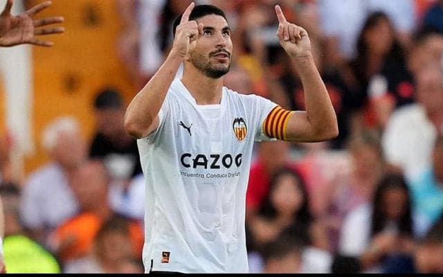 PSGがソレール獲得も決定的、中盤補強続く