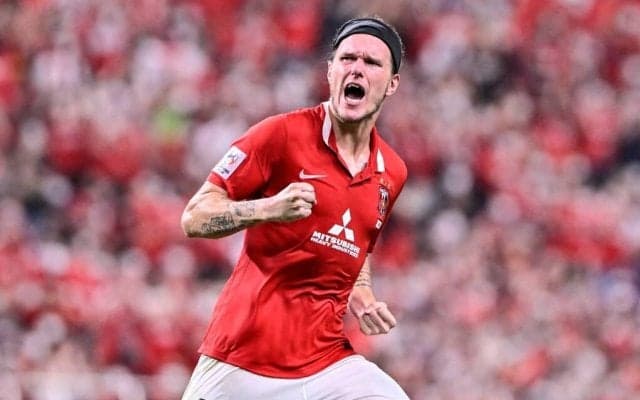 「無敵家じゃ無いんかーい！」浦和DFショルツの「池袋・ラーメン店」投稿にファン騒然！ FWユンカーとは別の店を「開拓」！