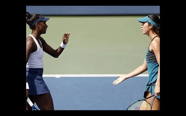 柴原瑛菜ペア 53分で初戦突破