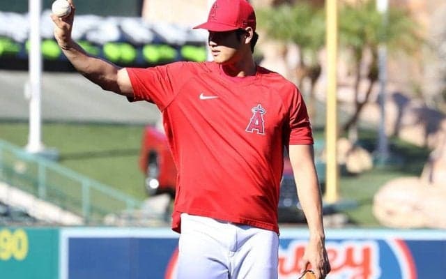 【MLB】大谷翔平も仰天？　ヤ軍戦で野球少年にボールをプレゼント「ボクの名前はジーターです」