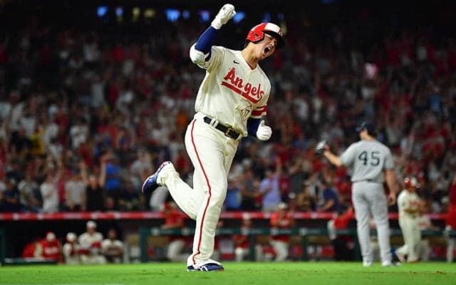 【MLB】大谷翔平、日本人初の2年連続30号は、ライバル・ジャッジが見上げる特大130m逆転弾