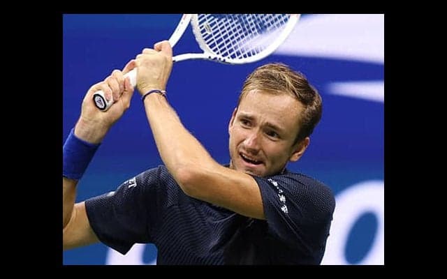  昨年Vメド 完勝で3回戦進出 