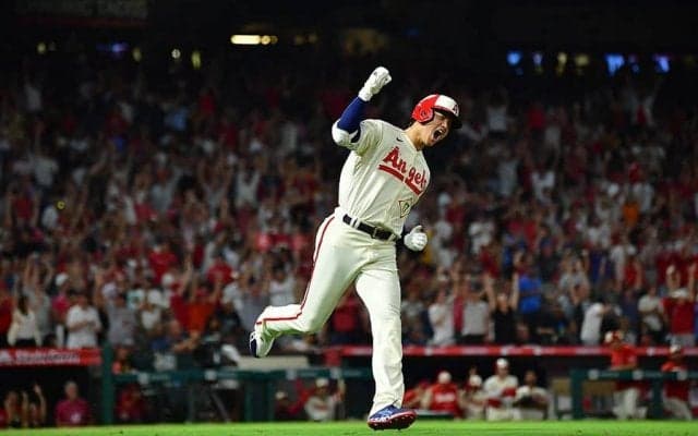大谷翔平に味方すら唖然　劇的30号に先発投手「おかしすぎるよ。正気の沙汰じゃない」