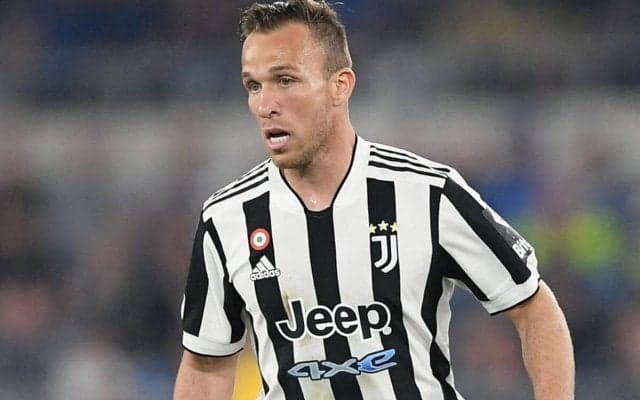 ユーベ構想外のアルトゥール、リバプールへの電撃レンタルが目前に