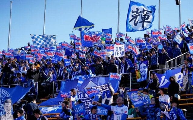 「ん？ここから再開か」「これはレア」J2で“試合開始２秒”でゴール決まる！ 9万回再生された、誤審で異例の再試合が生んだ「貴重場面」