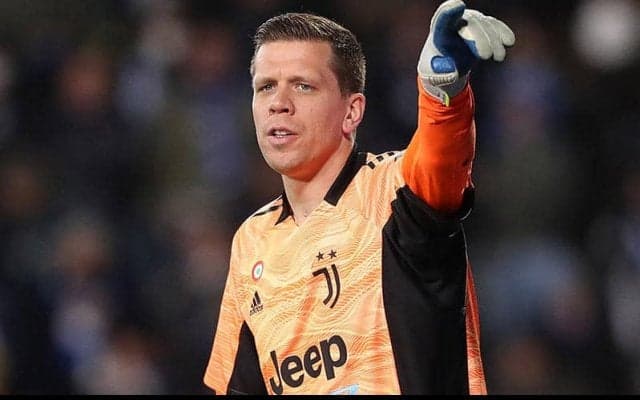 負傷交代のシュチェスニー、足首を捻挫