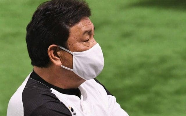 なぜスタメン抜擢の海野に5回で代打？　鷹・藤本監督が繰り出した“勝負手”の思惑