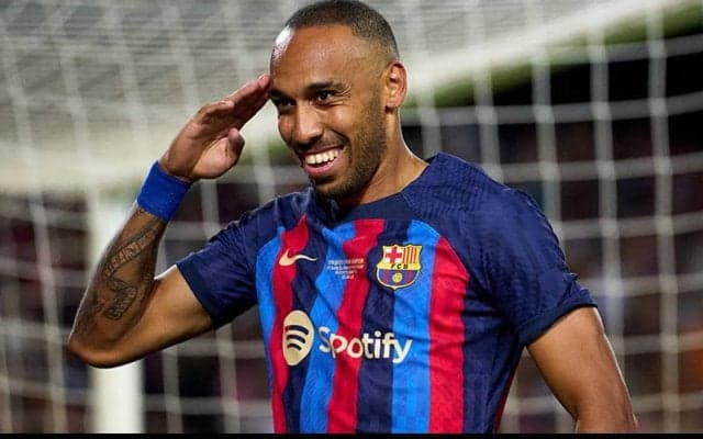 チェルシーがオーバメヤンを獲得！ 　元アーセナルFWがバルサ経由でPL復帰