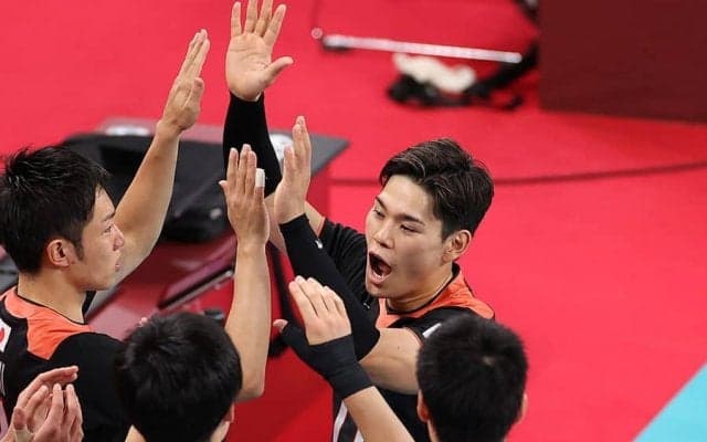 男子バレー日本、強豪相手に炸裂の鋭角クロスに海外驚き「ニシダのクレイジーな跳躍」