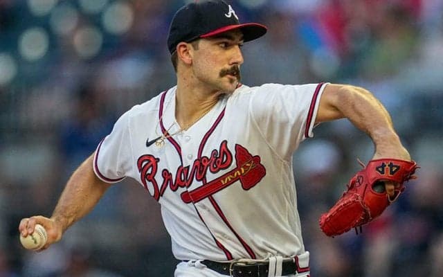 【MLB】「100マイルでこの制球力すごい」　ほぼ2球種で16K、23歳右腕は「なんてビースト」