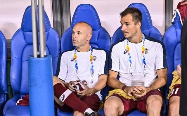 「スペイン三銃士揃った!!」神戸が公開した「イニエスタ＆ボージャン＆サンペール」スマイル3ショットに「お帰りなさい」の嵐！ 京都との直接対決を前に追い風の雰囲気！