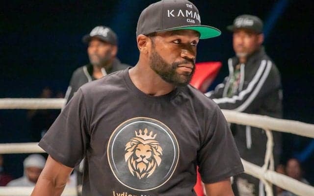 朝倉未来を突き飛ばしたメイウェザー陣営に米興奮「こいつをKOすべき」「何が起きた」