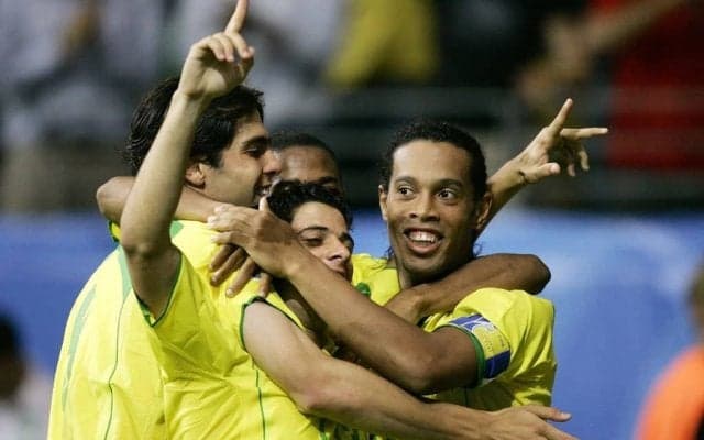 「神話の世界」ブラジル代表ロナウジーニョら「レジェンド最新3ショット」にファン興奮！ 一方で、「悲しい」「これは誰？」の声も挙がる