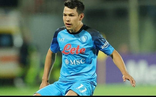 ナポリFWロサーノ、顔面強打で交代も骨折回避