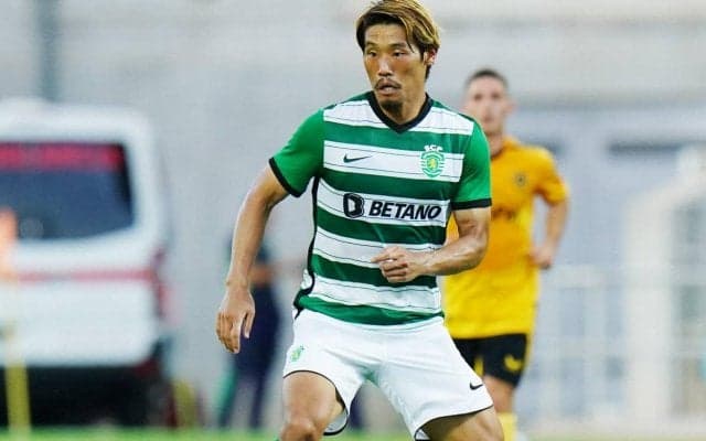 「いつみてもお似合い」「素敵」守田英正の妻が久々の2ショットを公開もコントラストが話題に「白さが際立つ」