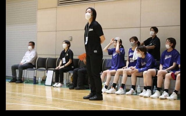 選手に気持ちを寄せ、社会人チームを率いるWリーグのOGたち