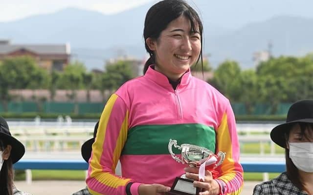 今村聖奈騎手が史上最速で小倉ターフ賞受賞の快挙 「様々な方のサポートのおかげです」