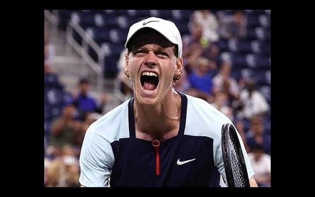 シナー8強「苦しかった」