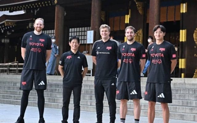 A東京が明治神宮で必勝祈願…アドマイティスHC「開幕までみんなで成長していきたい」