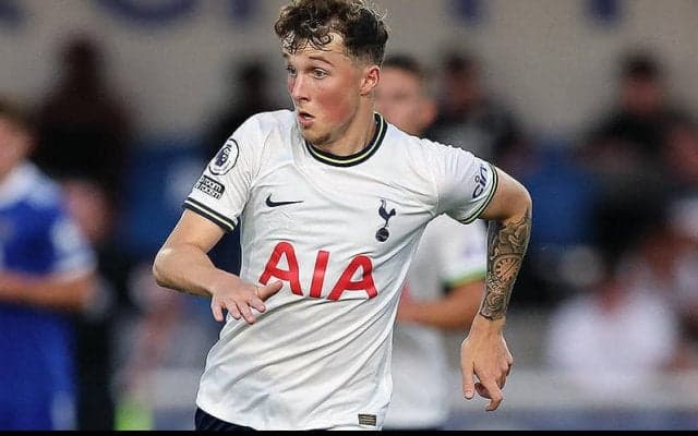 スパーズが逸材MFディヴァインと2027年までの新契約締結！