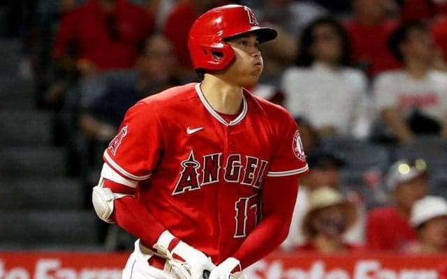 大谷翔平「なんてエグイ投球だ！」　三振喫したクレメンス息子へ、記念球にサイン対応