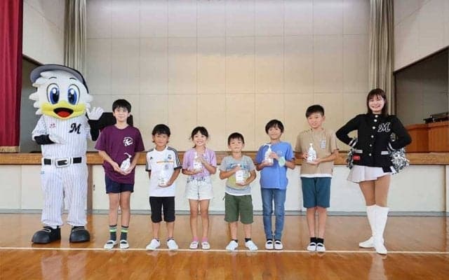 ロッテ、茂原市の小中学校＆公立幼稚園に消毒用アルコールディスペンサー計1160本寄贈