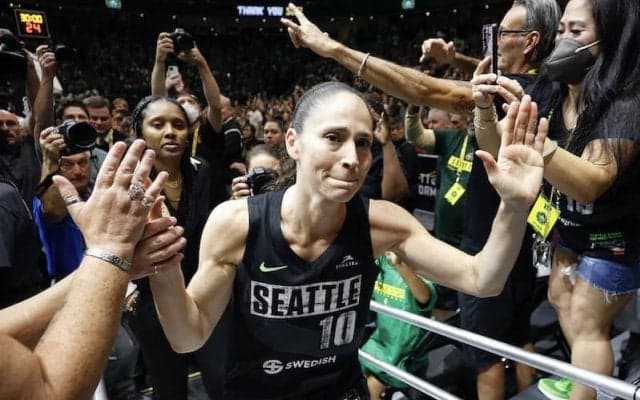 スー・バードが現役最後の試合をシアトルで終える…21年の輝かしいキャリアに幕