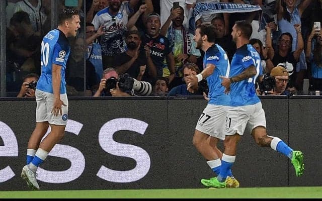 躍動ナポリがリバプールを4発粉砕、圧勝で白星スタート《CL》