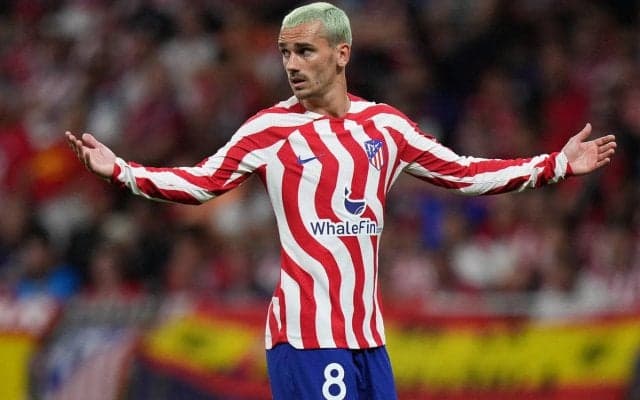 「ここで幸せ」CLでも60分から途中出場のグリーズマンがエンブレムにキス！「すべてを捧げたい」