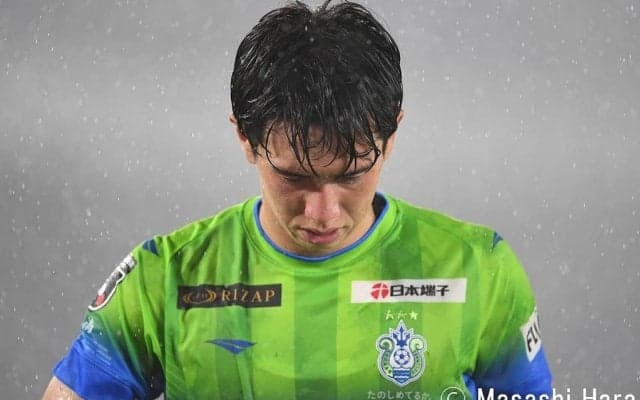 湘南・山口智監督「“残念”という一言だけ」マリノス戦で問われるエンブレム下の文字【横浜FMvs湘南】