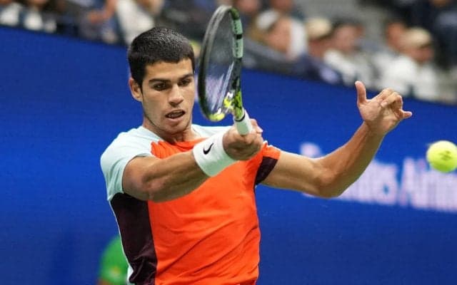 アルカラス、「最高の気分」と5時間15分の死闘制して4強! 深夜2時50分決着の試合を見届けた観客にも感謝[USオープン]