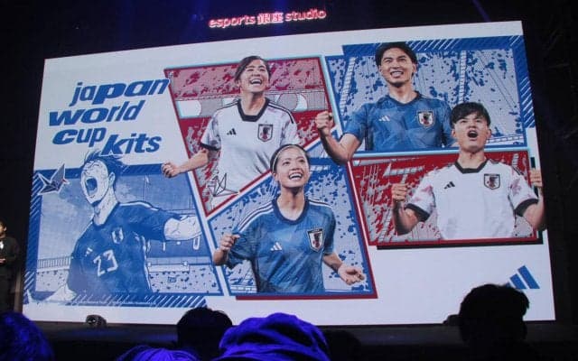 「最近渋谷行ってないけど行きたい」駅をジャックした日本代表新ユニフォーム広告が圧巻！「絵の迫力がすごい」