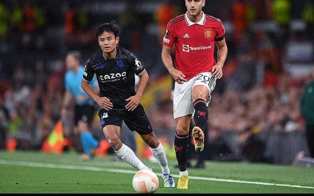 久保建英スタメンのソシエダが敵地でユナイテッド撃破！　微妙なPK判定が勝敗分かつ《EL》