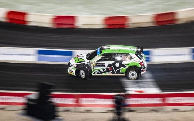 WRCアクロポリス：WRC2リーダーのアンドレアス・ミケルセンがクラッシュ、競技続行は不透明