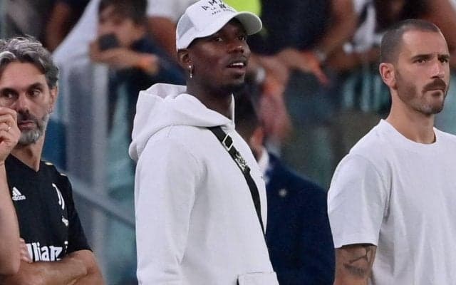 右ヒザ手術でW杯絶望視されるポグバ、松葉杖姿をSNSで披露！「#nevergiveup」