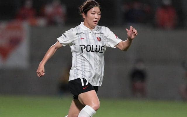 「若奥様可愛い」「エプロン姿も素敵」4月に入籍した浦和L・遠藤優の家庭的な一面にファン興奮「どれも美味しそう」