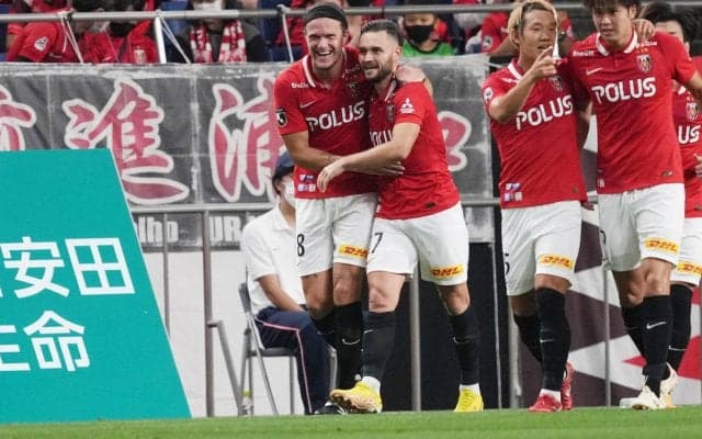 “声出し応援”が戻った浦和が前半から圧倒し柏に4発勝利! 柏は5戦未勝利【明治安田J1第29節】