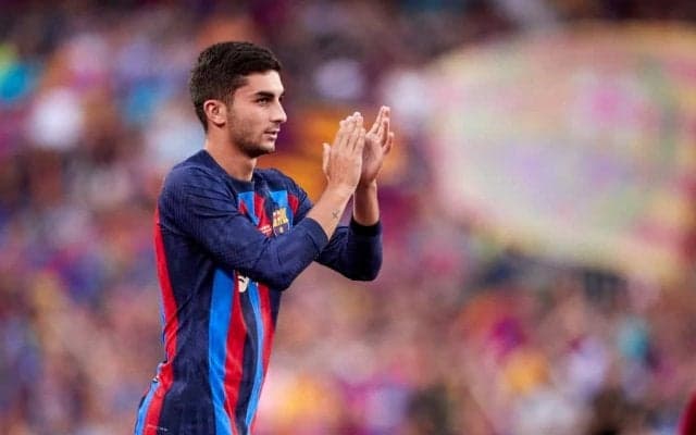 ｢ビューティフルゴール｣!!バルセロナFWの｢別アングル動画｣が話題に!! CL初戦の｢ワンダフルアシスト｣などと反響のゴール裏から｢臨場感あふれる映像｣