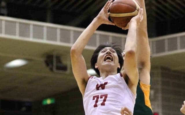 終盤にミス続き、青学大に２点差で敗戦