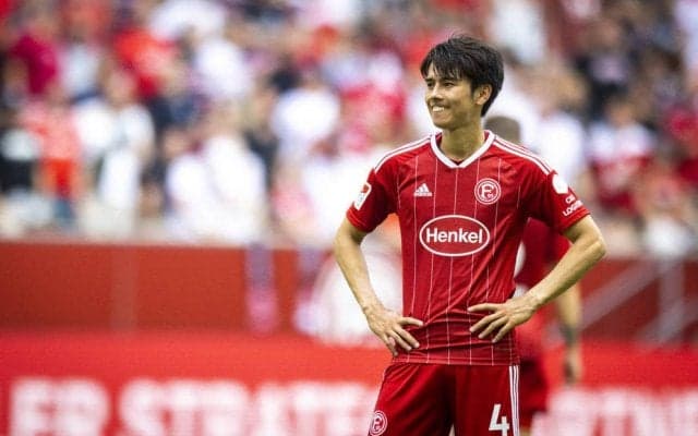 「かっこよすぎや死人出るぞ」田中碧がアシスト後に魅せた「裏ピース＆サムアップ動画」にファン歓喜！ 24歳の初試合を白星で飾る！