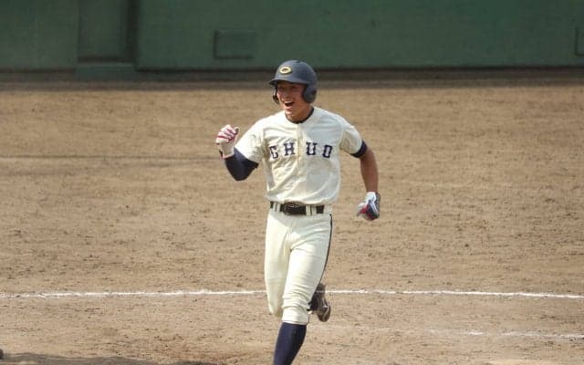 相手にリードされるも意地の逆転勝利─東都大学準硬式野球秋季リーグ戦　対専大２回戦