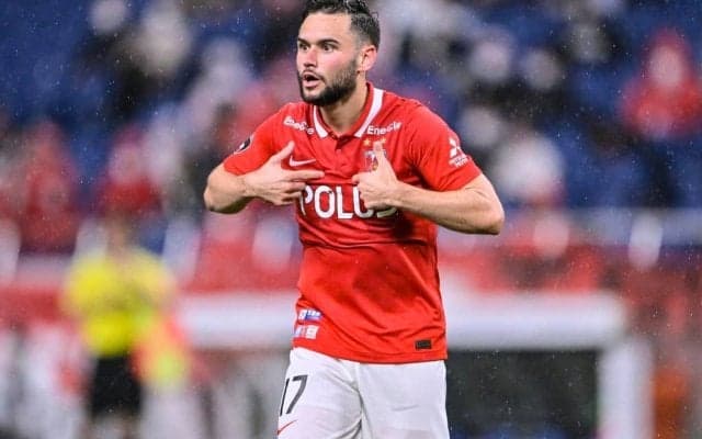 「松尾が引くくらい感情爆発させてる」浦和FWシャルクの得点後の「熱すぎる姿」が浦和サポの心を掴んだ！ 「ヴァモーー!!!」の咆哮に、「熱い男最高」