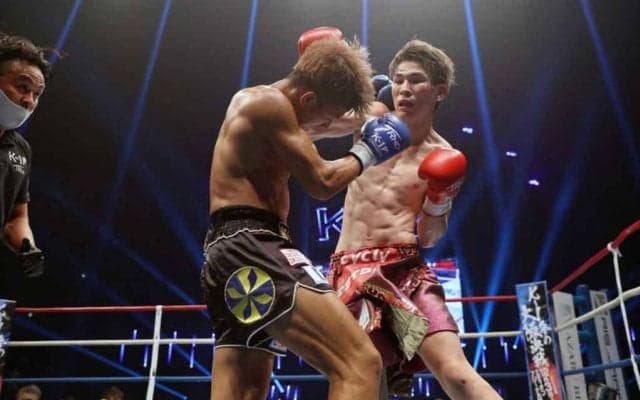 【K-1】“石の拳”レオナ・ペタスが涙の王座戴冠、亡き母との約束果たす「武尊選手のおかげで頑張れた」