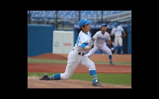 父・渡辺俊介と同じサブマリンの東大野球部・向輝。参考にするのは牧田和久と中川颯で「父の投げ方はやりづらい」