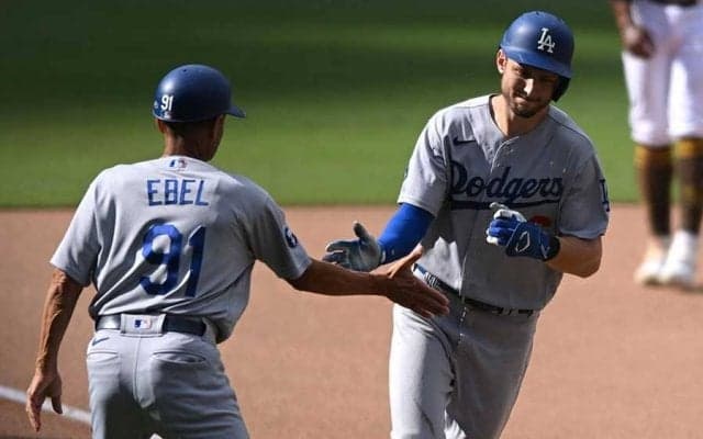 超特大HRを被弾した“投手”　マウンド上の表情が「まるで打たせたみたいだ」と米話題