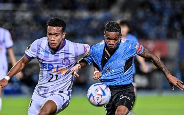 パス・サッカー志向の王者がロングボールを多用した理由【川崎の2位広島相手「4-0圧勝」の鍵を握った25分間】(2)