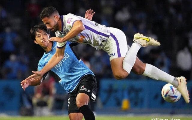 これまでにない「重量級同士」のような力比べ【川崎の2位広島相手「4-0圧勝」の鍵を握った25分間】(1)