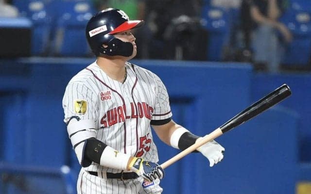 村上宗隆、なぜ左投手に強い？　専門家が3冠王へのポイントに挙げる“凄み”