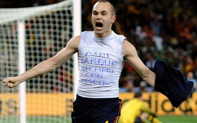 ｢何度見ても最高｣!! MFイニエスタのワールドカップ決勝での｢劇的弾が再脚光｣! ｢感動もんだ｣などと話題となったスペインの優勝を決める｢伝説的ゴール｣